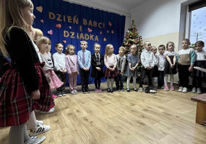 Występ dzieci z zerówki