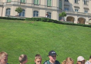 Uczniowie na wycieczce w Warszawie