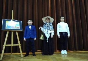 Uczniowie podczas występu