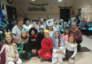 Uczniowie z grupy teatralnej