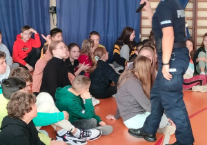 Uczniowie podczas pogadanki