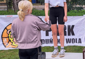 Uczennice z medalami na podium