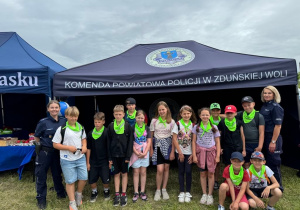 Uczniowie podczas pikniku edukacyjnego