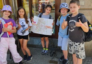 Uczniowie podczas wycieczki