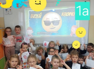Uczniowie w dniu kropki
