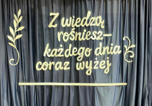 Dekoracja z okazji Święta Edukacji Narodowej