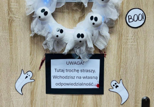 Dekoracja na drzwiach