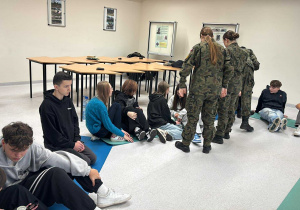 Uczniowie podczas warsztatów