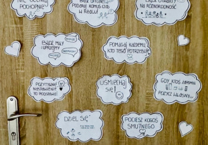 Dekoracja na drzwiach