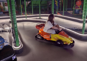 Uczeń w samochodzie