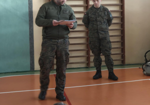 Prowadzący podczas zajęć