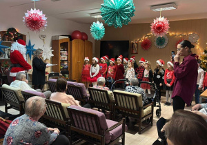 Uczniowie podczas przedstawienia