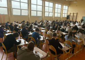 Uczestnicy podczas pisania konkursu