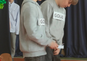 Uczniowie podczas występu