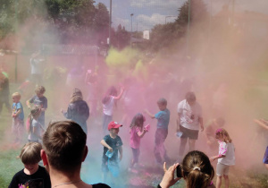 Uczniowie podczas pikniku